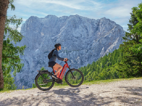 How These Long Range Ebike Models Outperform Standard Urban City Bicycles