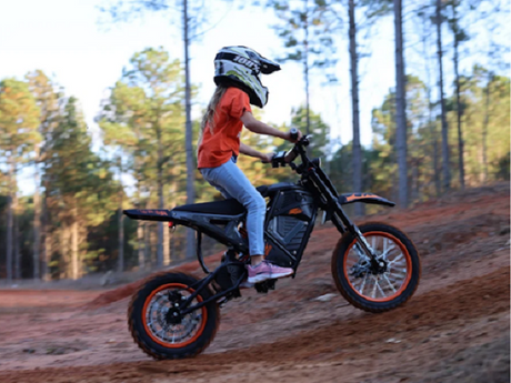 Why Teen Riders Prefer Dirt Bikes That Are Electric Over Gas Models