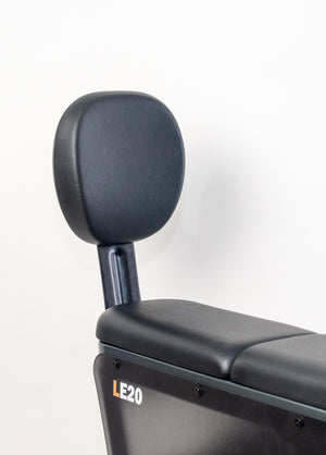 a bike backrest mounted on the rear rack of engwe le20 cargo e-bike